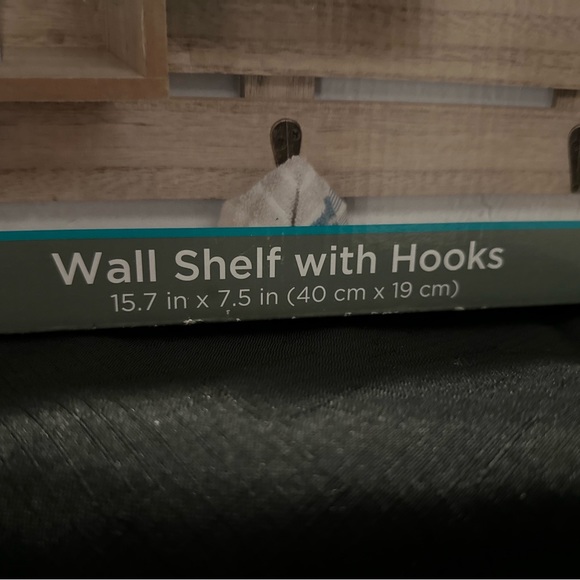 True Living Wall Shelf with Hooks Brand New - Picture 3 of 6